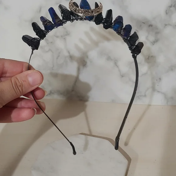 Crystal Moon Tiara - Picture 9 of 9